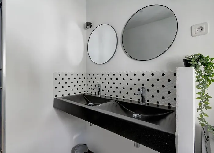 Appartement Sleep In Montpellier, Albert, Centre, Gare, 4 Ch, Tram L1, 2, 3&4 Montpellier