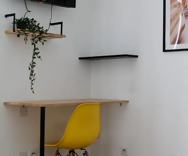 Appartement Sleep In Montpellier, Albert, Centre, Gare, 4 Ch, Tram L1, 2, 3&4 *