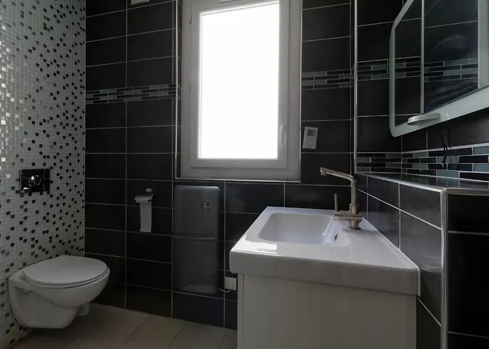 Appartement Sleep In Montpellier, Albert, Centre, Gare, 4 Ch, Tram L1, 2, 3&4 Montpellier