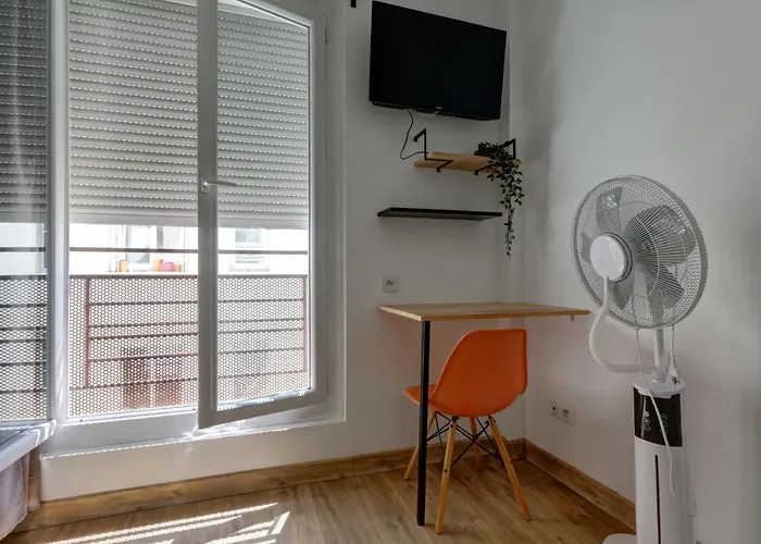 Appartement Sleep In Montpellier, Albert, Centre, Gare, 4 Ch, Tram L1, 2, 3&4