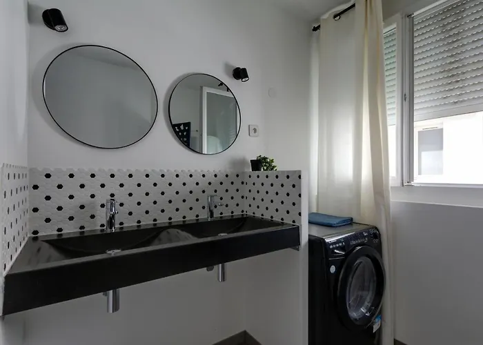 Sleep In Montpellier, Albert, Centre, Gare, 4 Ch, Tram L1, 2, 3&4 Montpellier